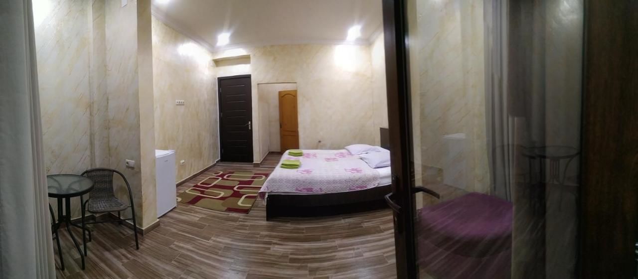 Проживание в семье Batumi Homestay at Tamar Mephe Avenue Махинджаури-17