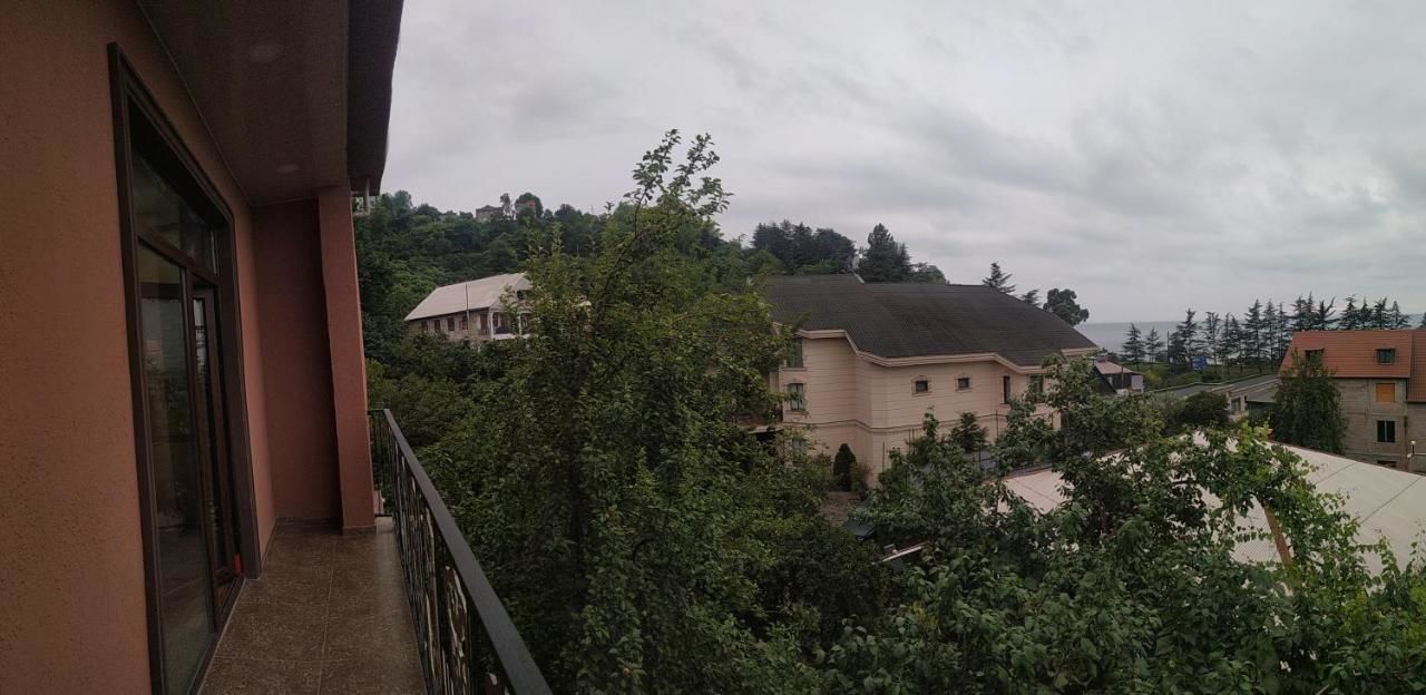 Проживание в семье Batumi Homestay at Tamar Mephe Avenue Махинджаури-10