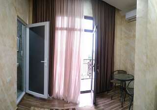 Проживание в семье Batumi Homestay at Tamar Mephe Avenue Махинджаури Двухместный номер Делюкс с 1 кроватью и балконом, вид на море-2