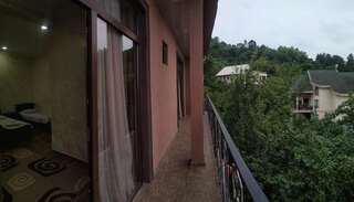 Проживание в семье Batumi Homestay at Tamar Mephe Avenue Махинджаури Двухместный номер Делюкс с 1 кроватью и балконом, вид на море-18